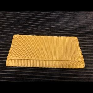 Gold clutch